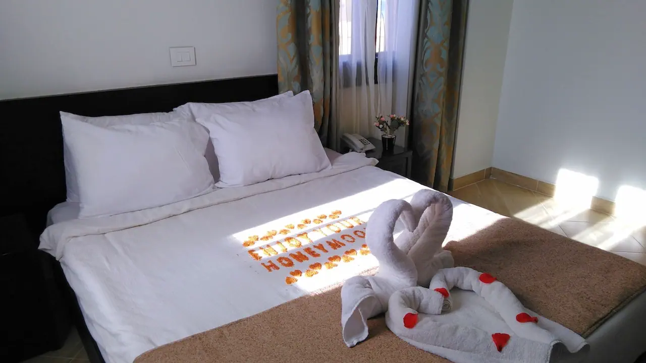 الفندق روحانو بيتش ريزورت - القصير